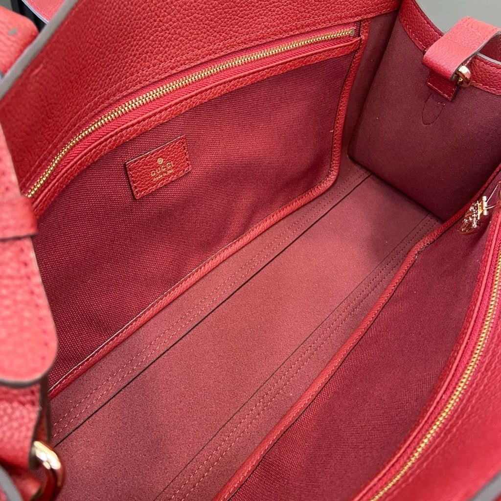 Gucci Medium tote bag with hook closure