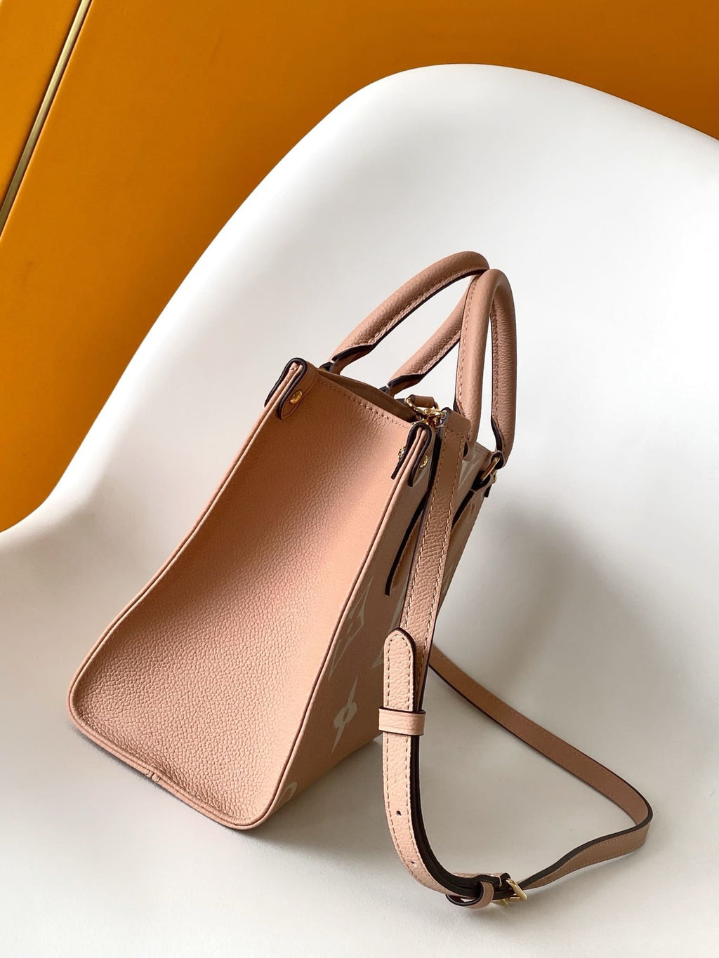 Louis Vuitton M12513 OnTheGo PM