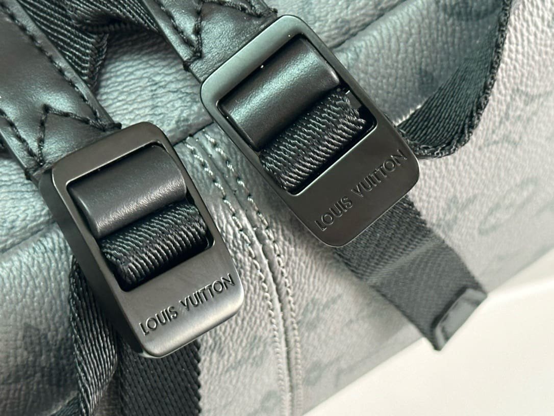 Louis Vuitton M11641 Discovery Backpack PM