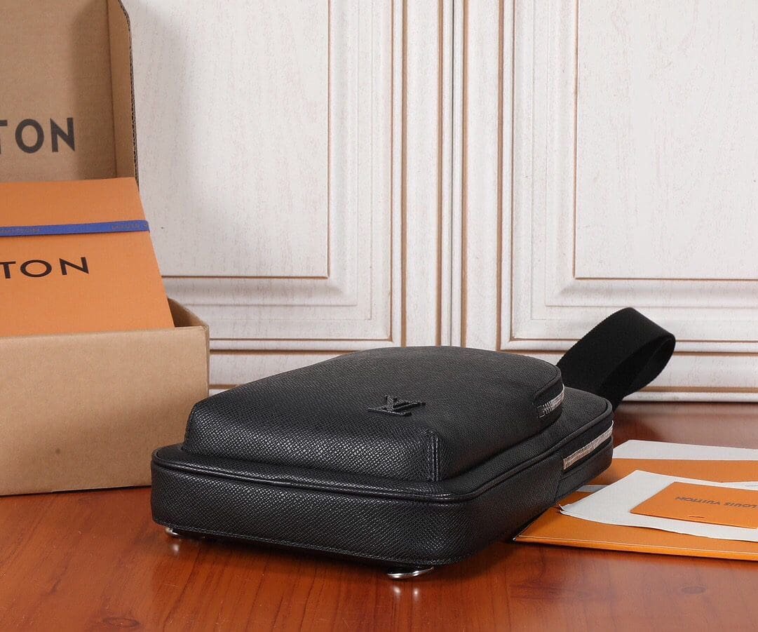 Louis Vuitton M30863 Avenue Slingbag NM