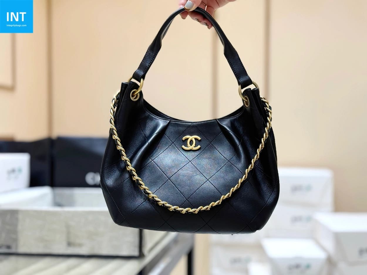 Chanel Maxi Hobo Bag AS5970
