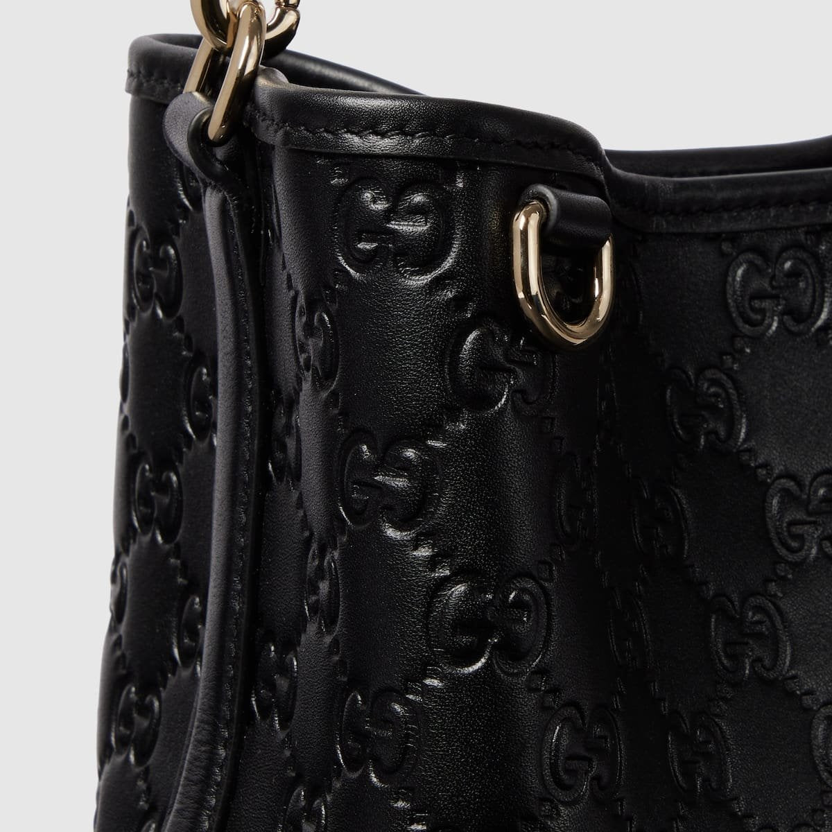 Gucci Emblem small bucket bag