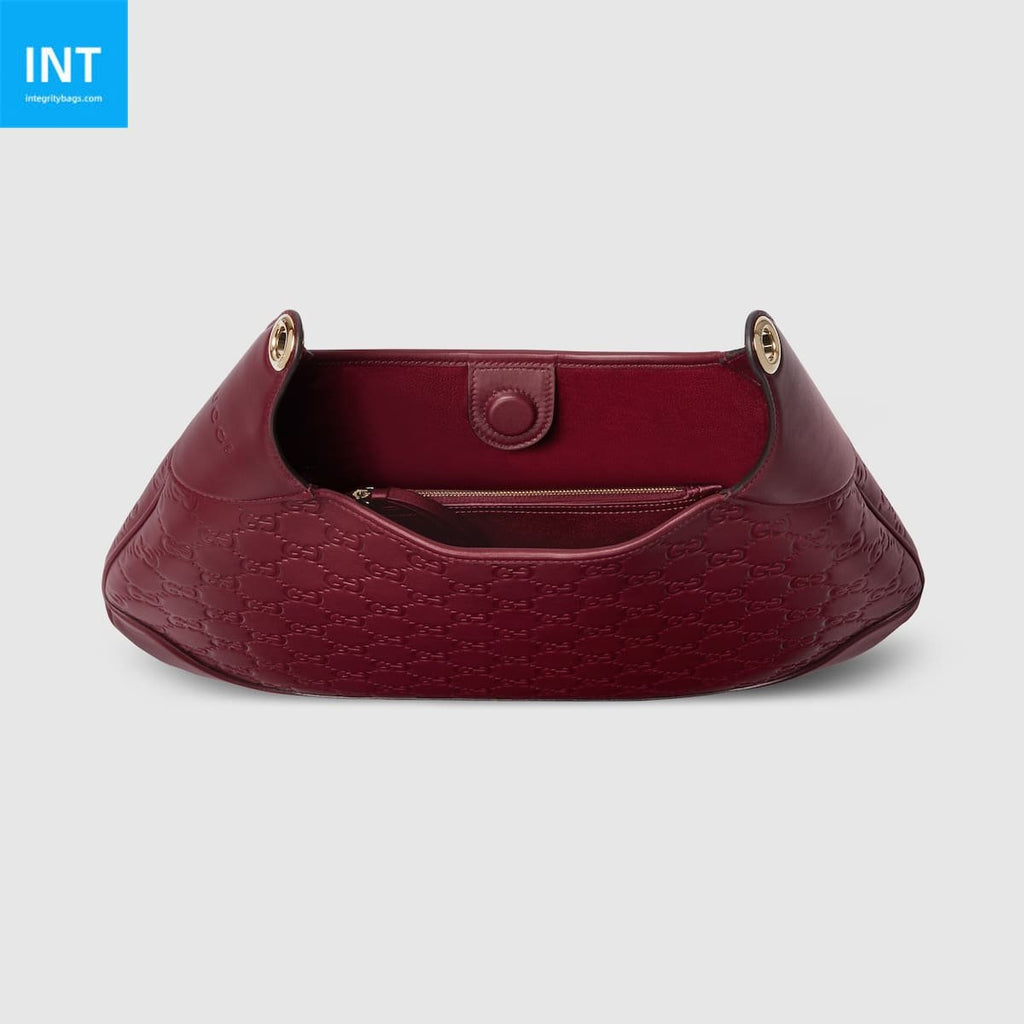 Gucci B medium shoulder bag