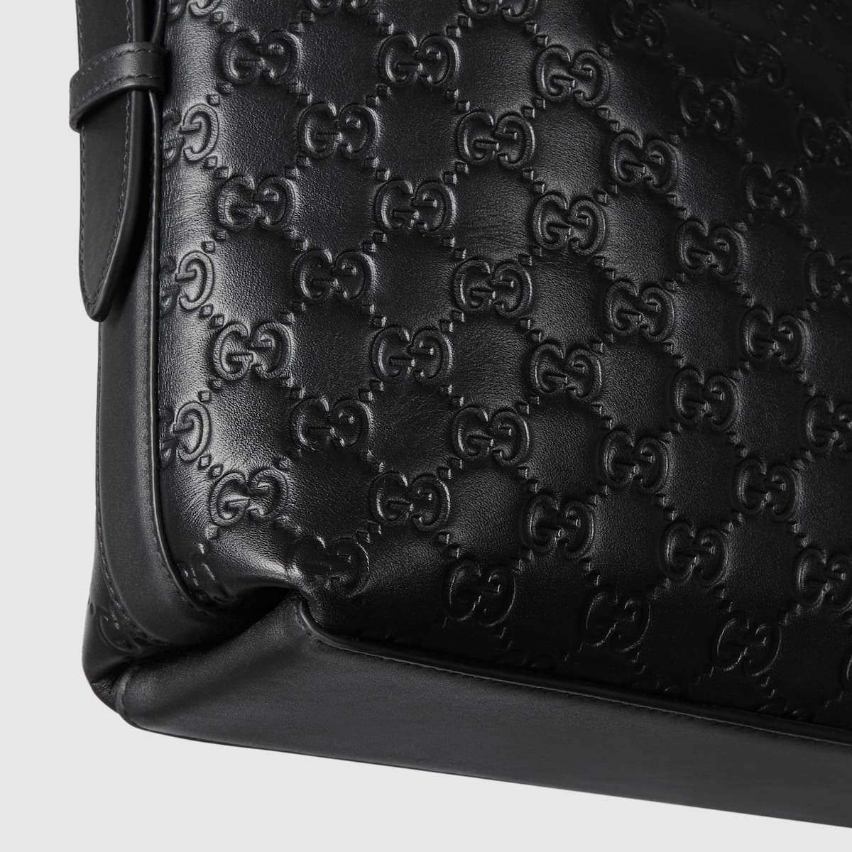 Gucci Emblem medium shoulder bag