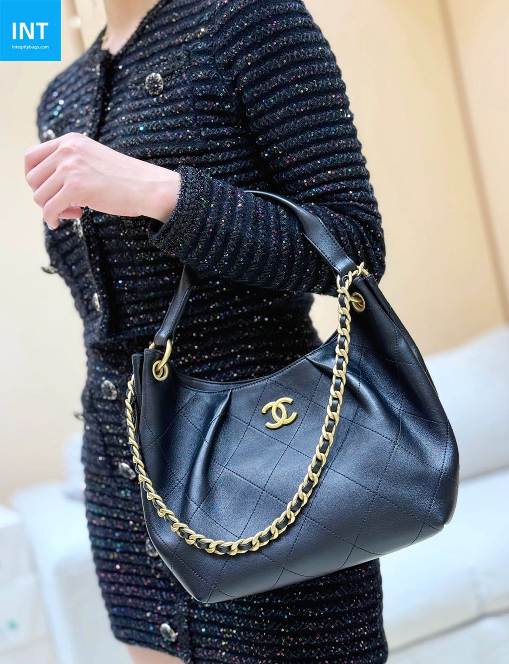 Chanel Maxi Hobo Bag AS5970