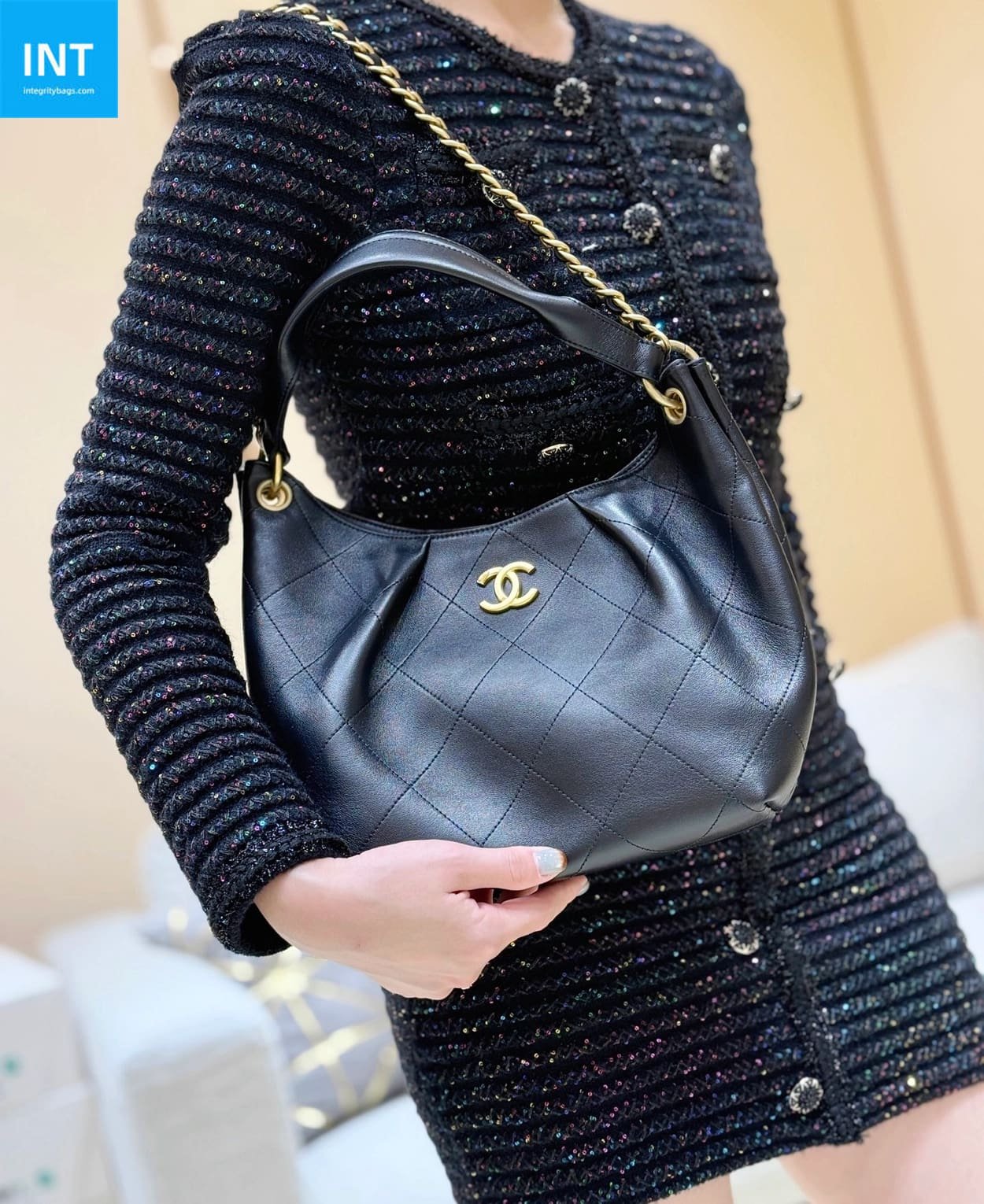Chanel Maxi Hobo Bag AS5970