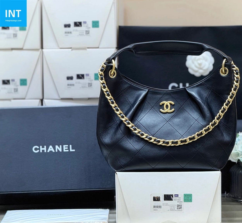 Chanel Maxi Hobo Bag AS5970