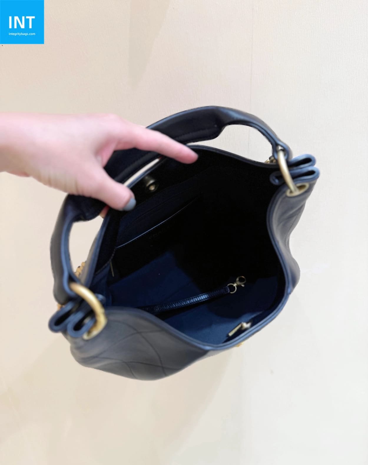 Chanel Maxi Hobo Bag AS5970