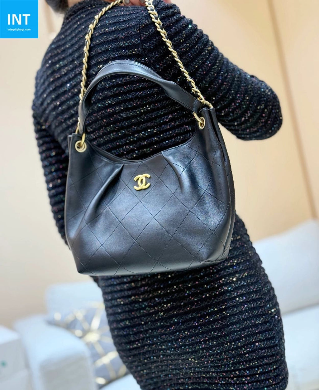 Chanel Maxi Hobo Bag AS5970