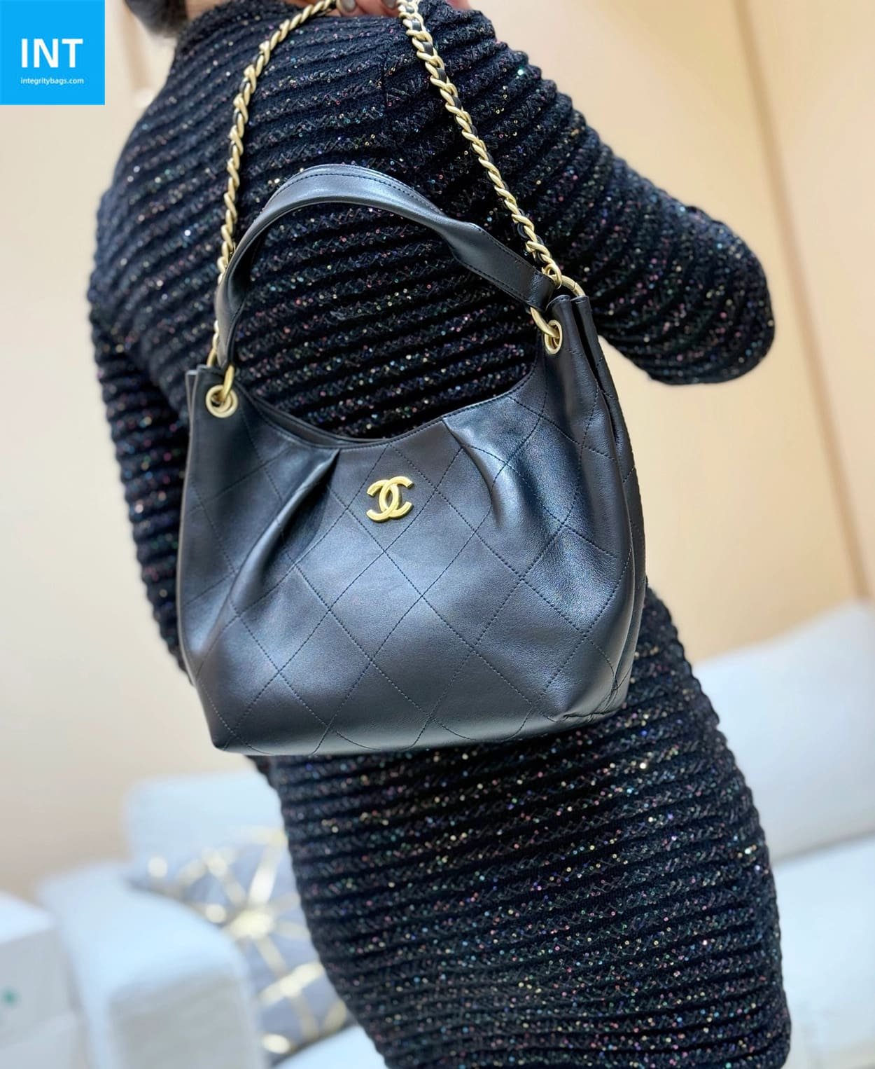 Chanel Maxi Hobo Bag AS5970