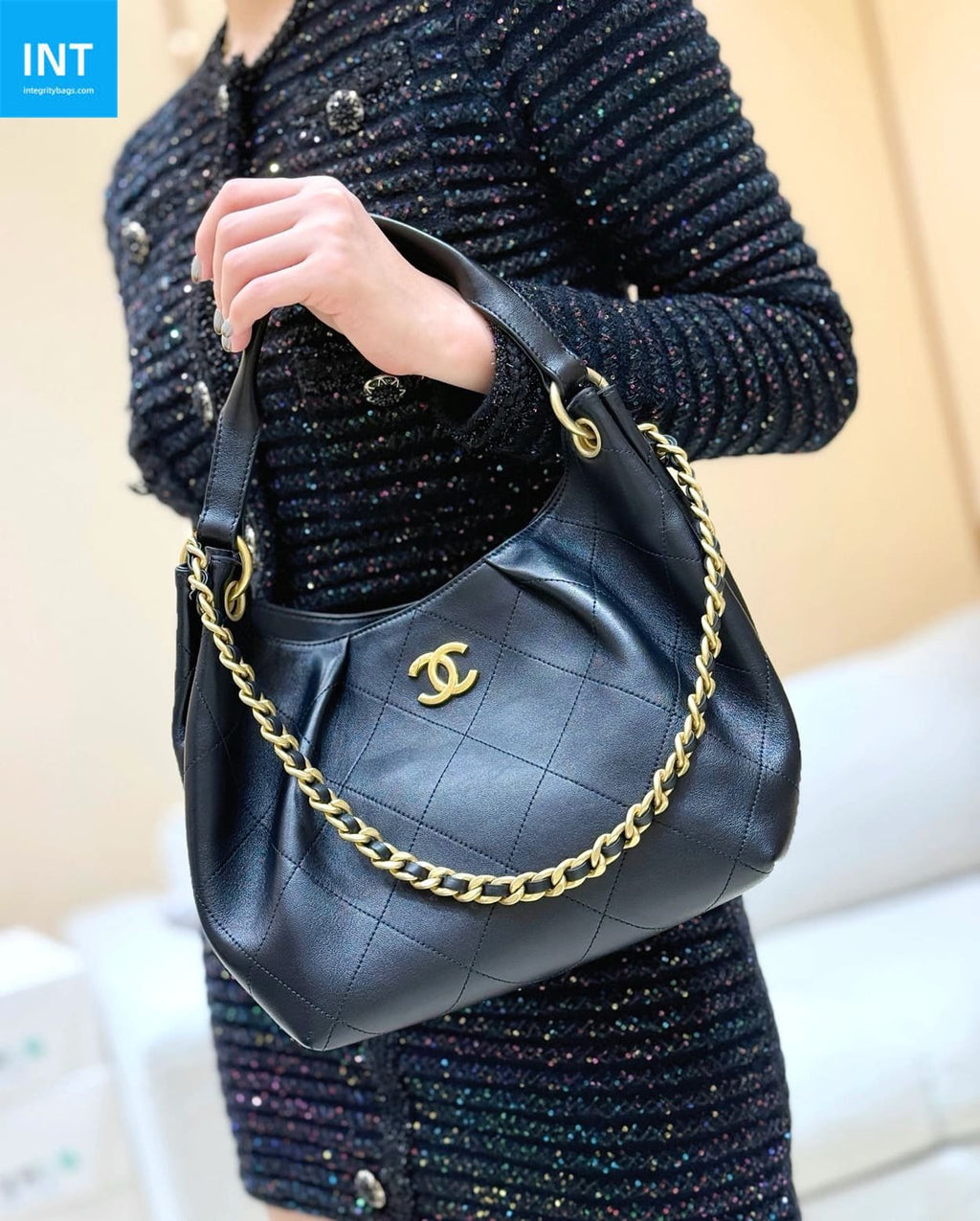 Chanel Maxi Hobo Bag AS5970
