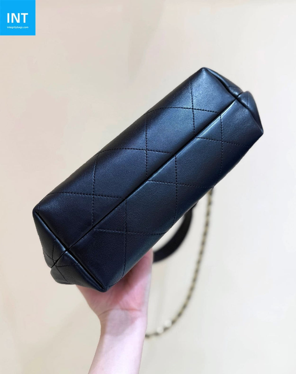 Chanel Maxi Hobo Bag AS5970