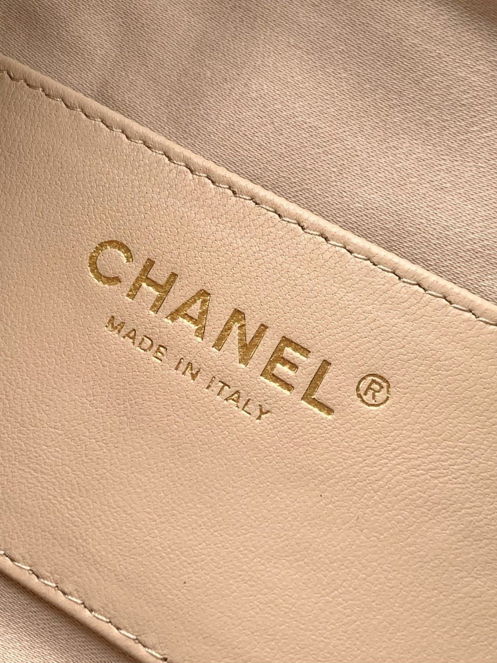 CHANEL 25 Medium Handbag