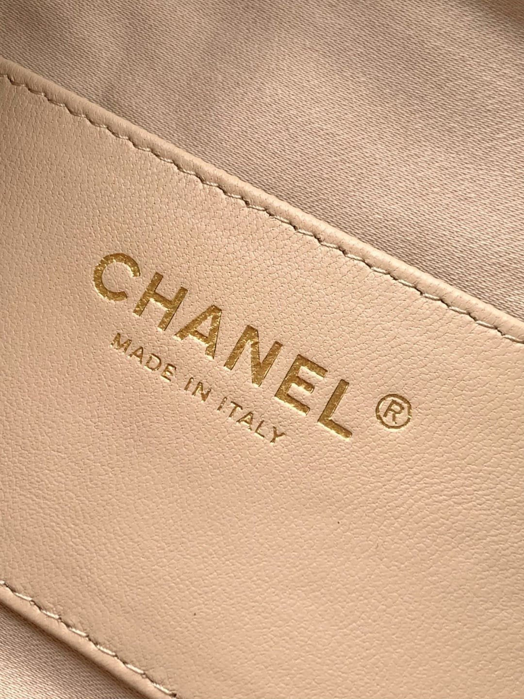CHANEL 25 Medium Handbag