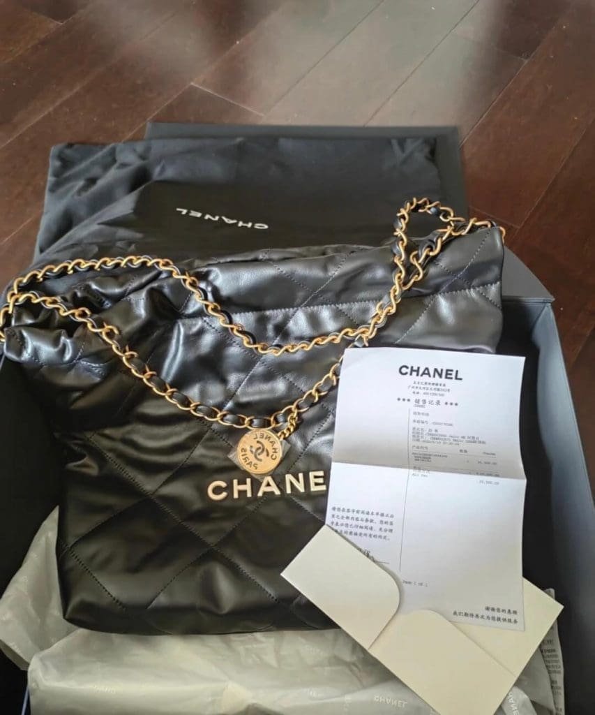 CHANEL 22 SMALL HANDBAG