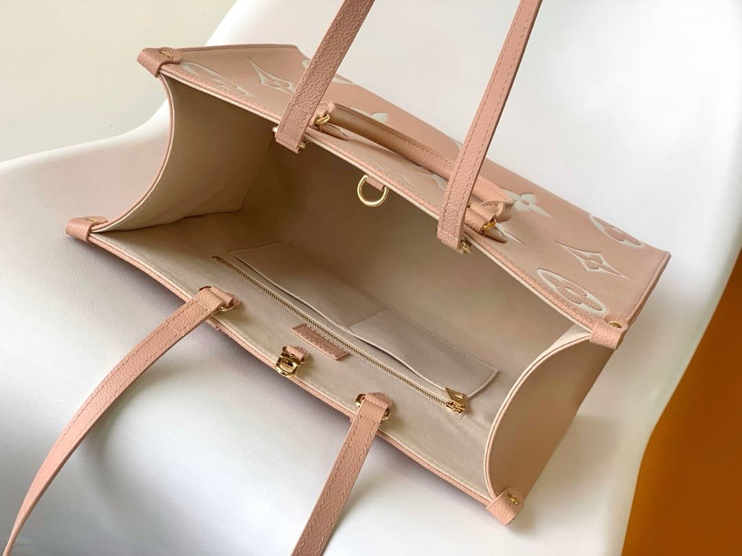 Louis Vuitton OnTheGo MM M46286
