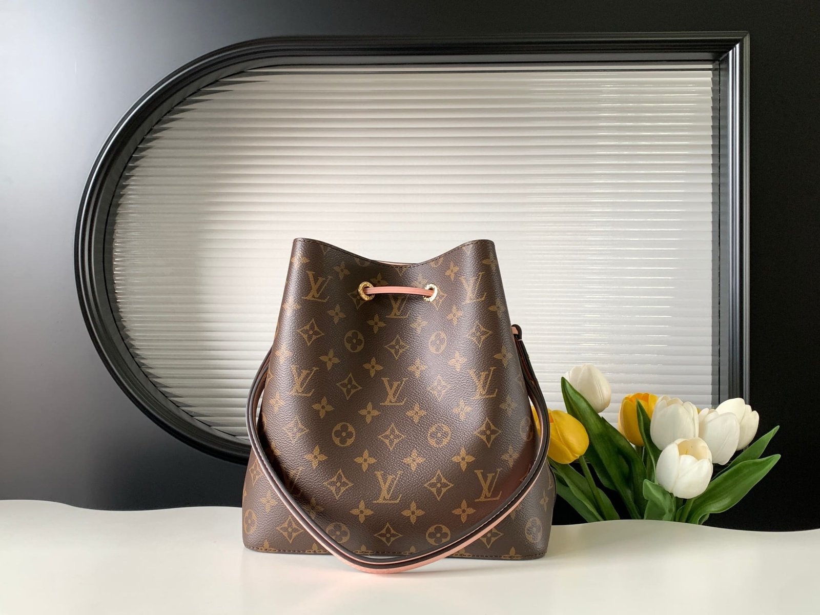LOUIS VUITTON NéoNoé MM M44022