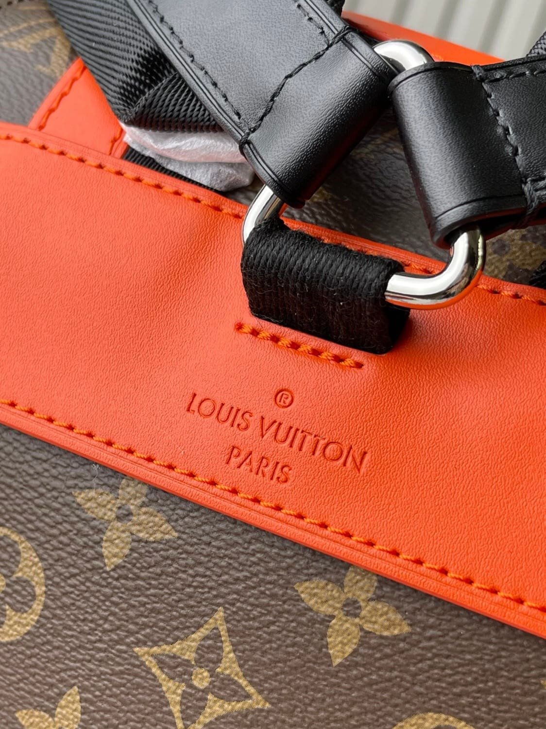 Louis Vuitton M46814 Christopher MM
