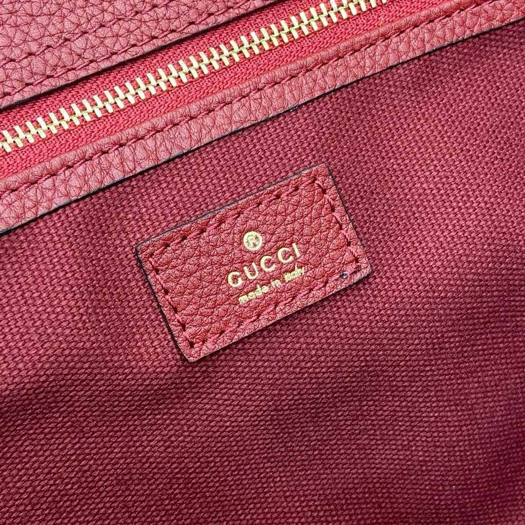 Gucci Medium tote bag with hook closure