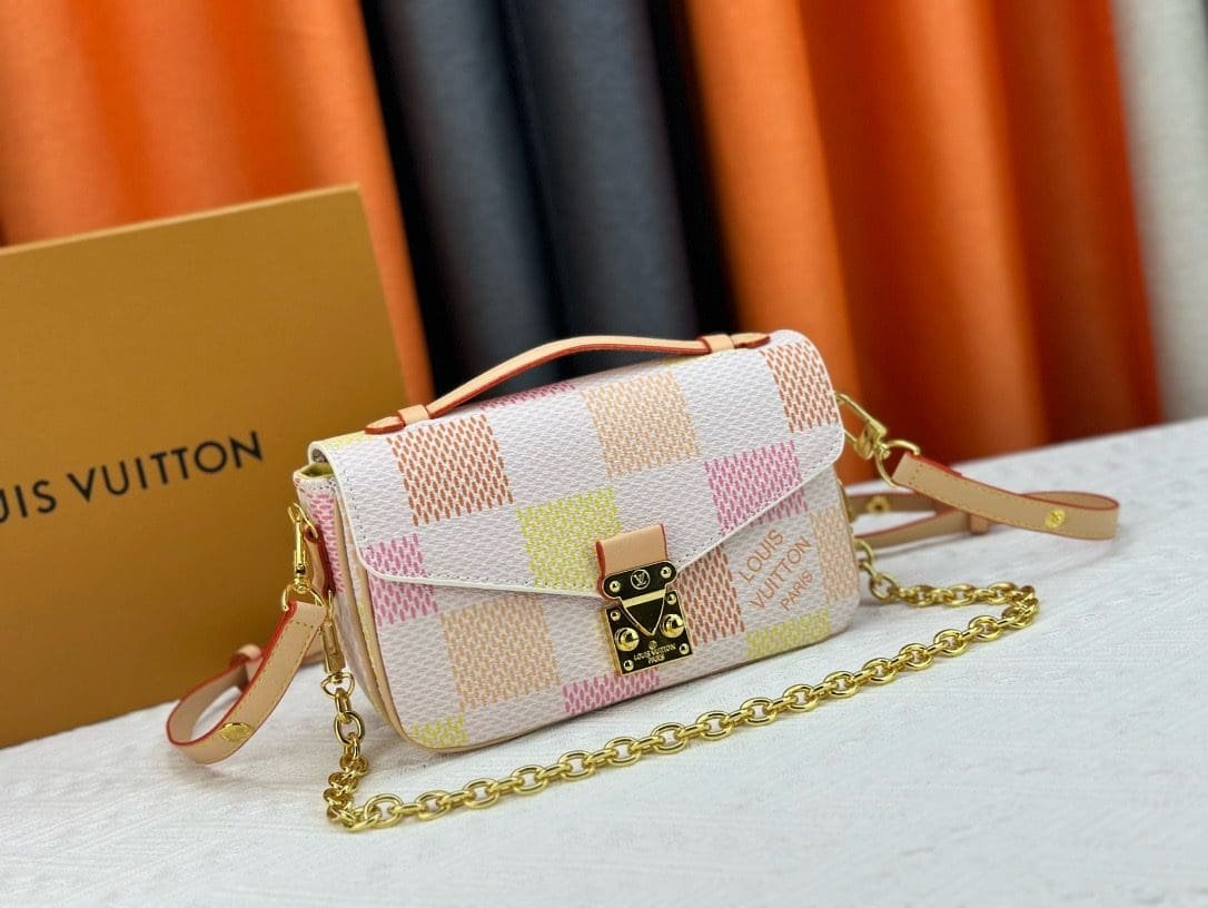 Louis Vuitton Pochette Métis East West