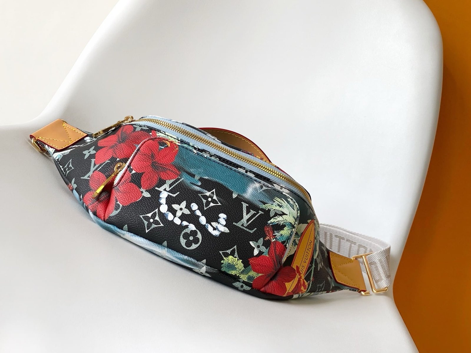 Louis Vuitton M24992 Rush Bumbag
