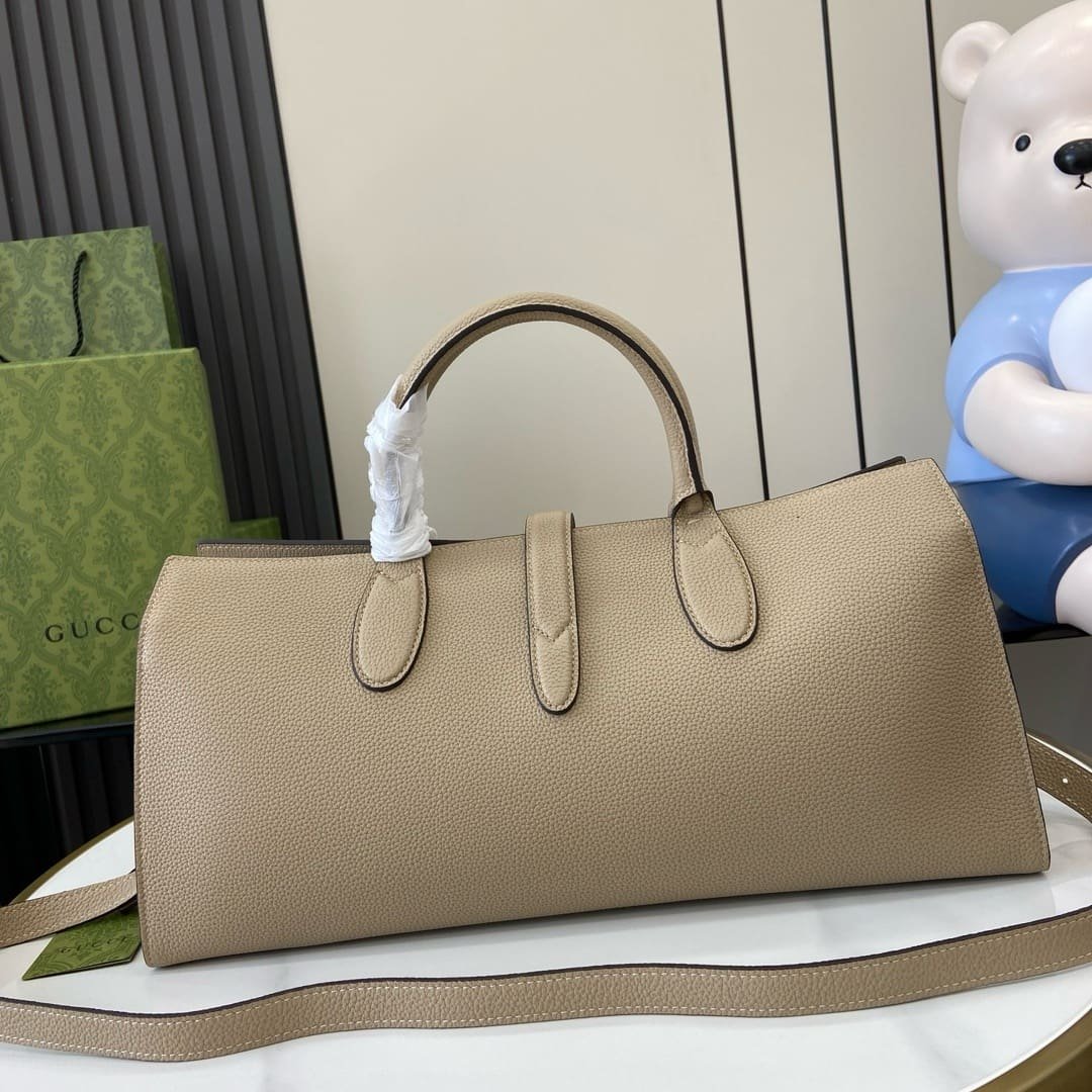 Gucci Medium tote bag with hook closure