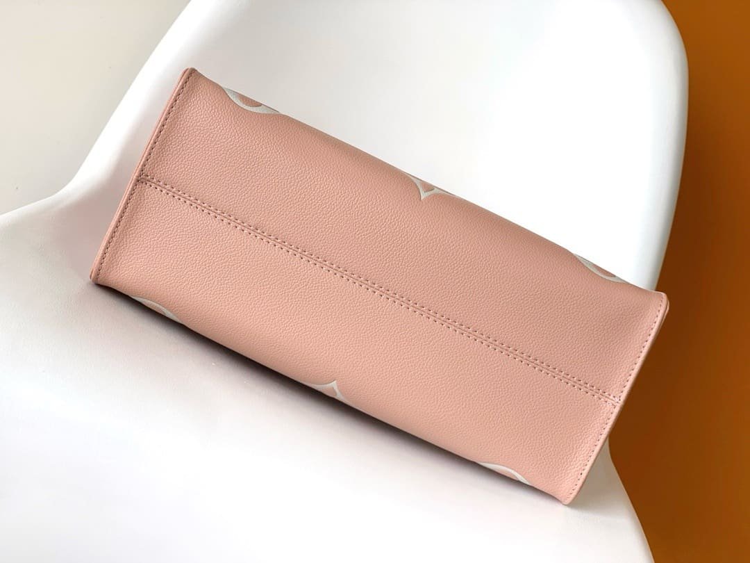 Louis Vuitton OnTheGo MM M46286