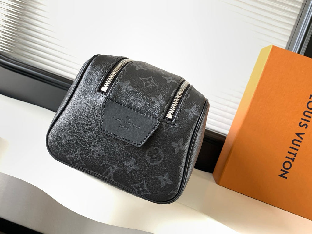 Louis Vuitton M46354 DOPP KIT toiletry bag
