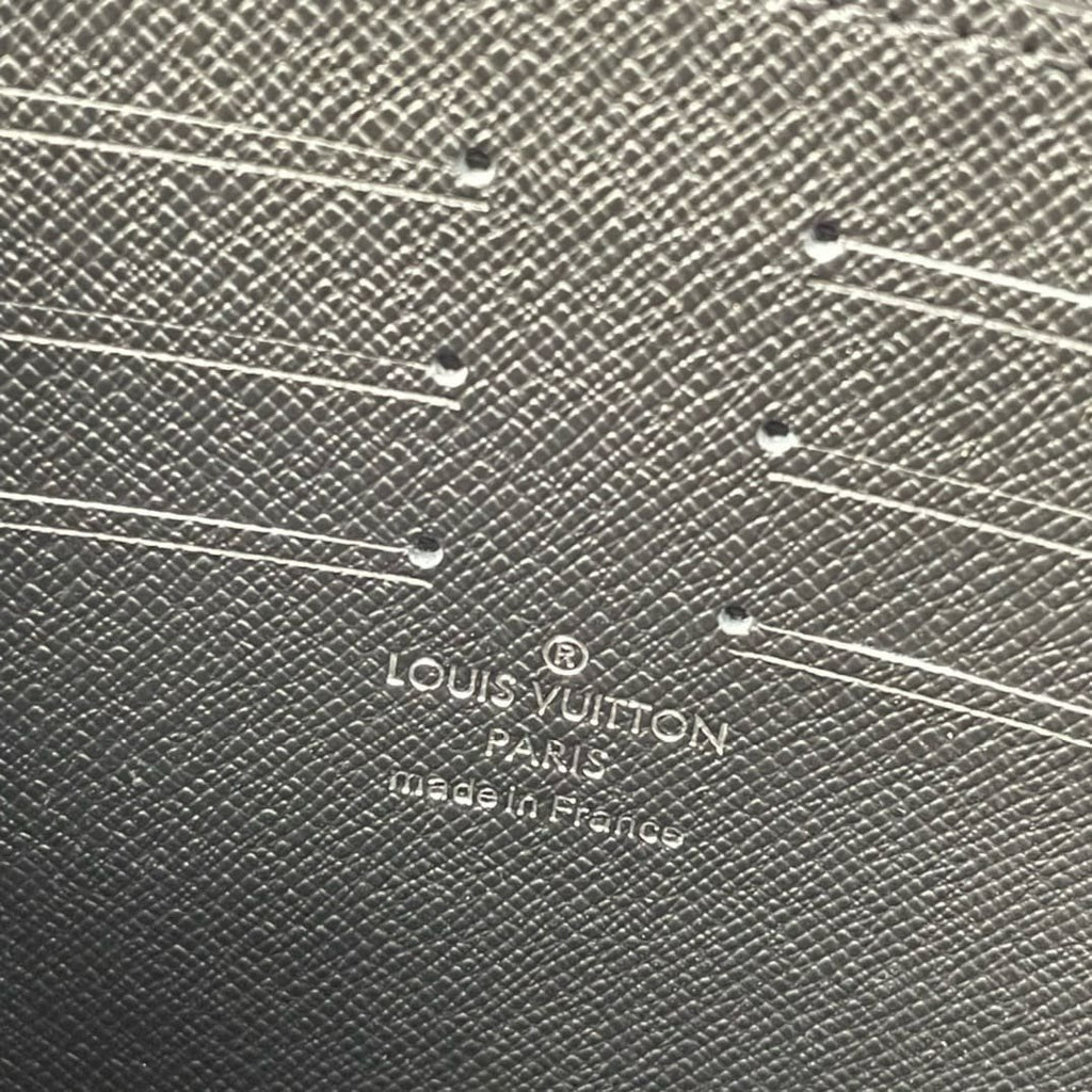 Louis Vuitton M61692 Pochette Voyage MM