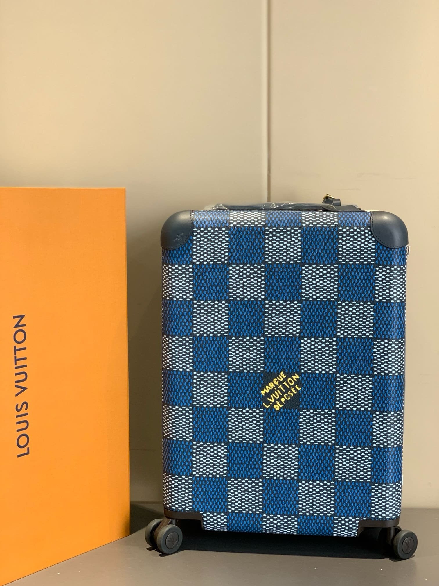 Louis Vuitton N40684 Horizon 55