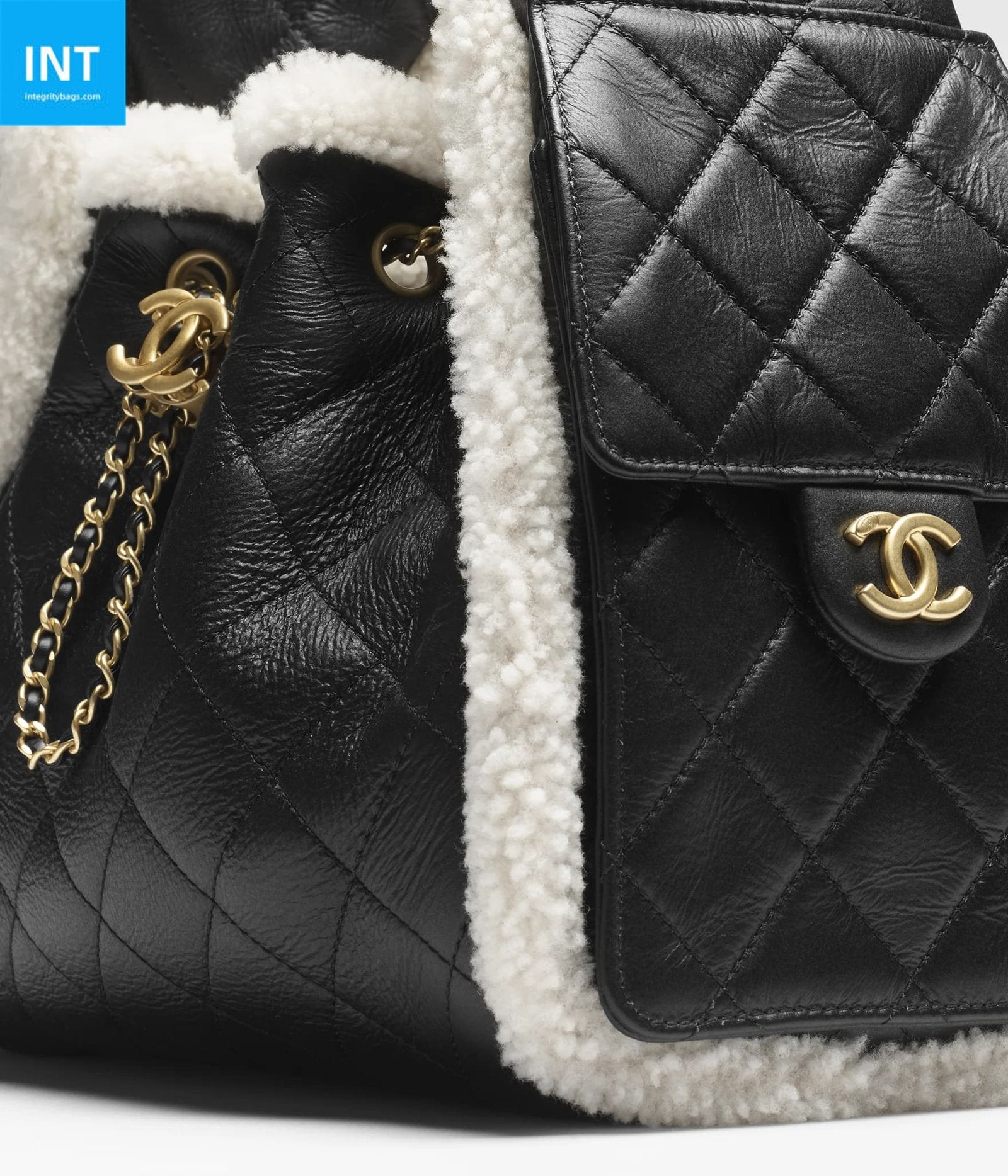 CHANEL 25 Small Handbag