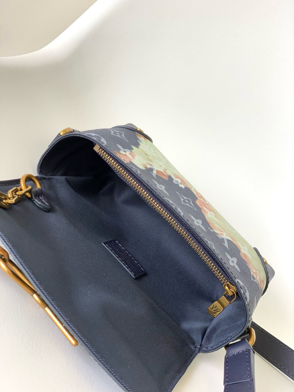 Louis Vuitton M82900 Steamer Wearable Geldbörse