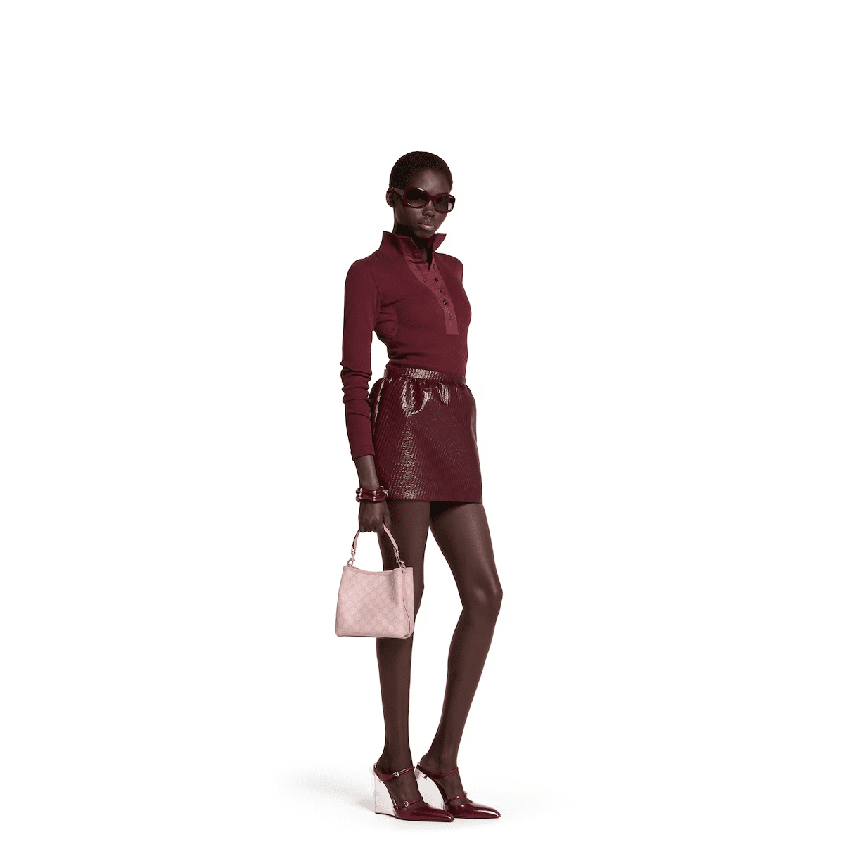 GUCCI EMBLEM SMALL BUCKET BAG