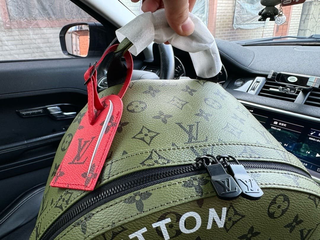 Louis Vuitton Discovery Backpack PM M46802