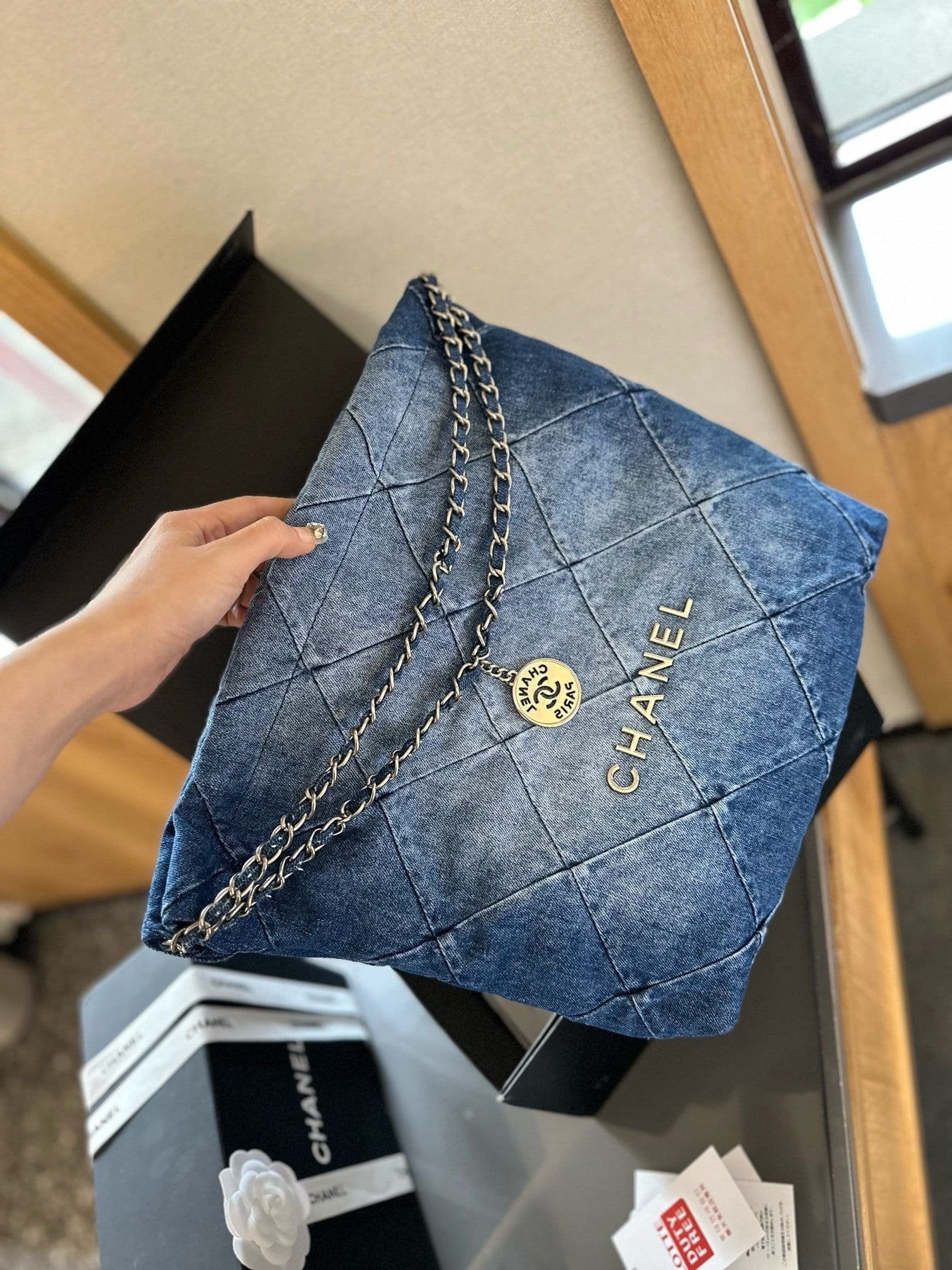 CHANEL 22 in denim small