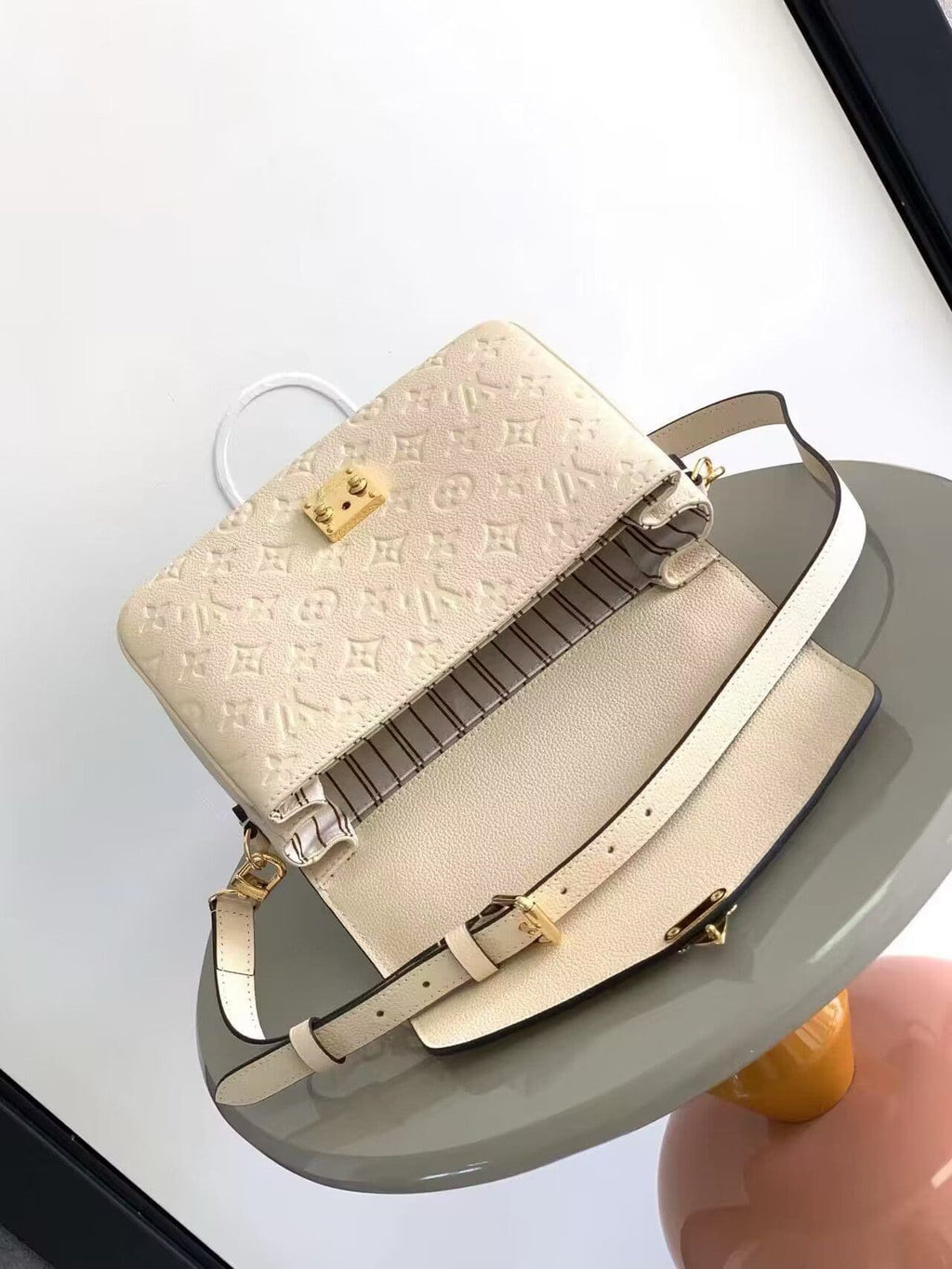 Louis Vuitton M44881 Pochette Métis