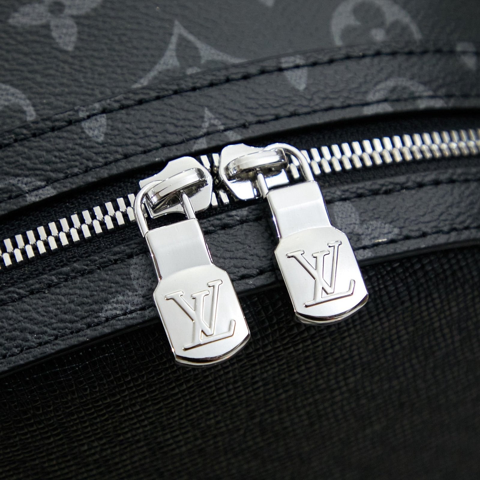 Louis Vuitton M31033 Discovery Backpack