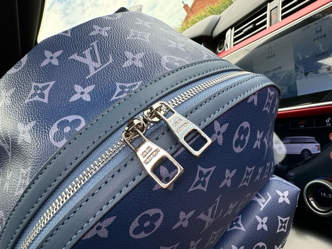 Louis Vuitton M11590 Discovery Backpack PM