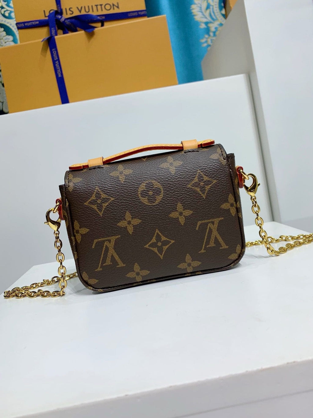 Louis Vuitton M81267 MICRO MÉTIS chain bag