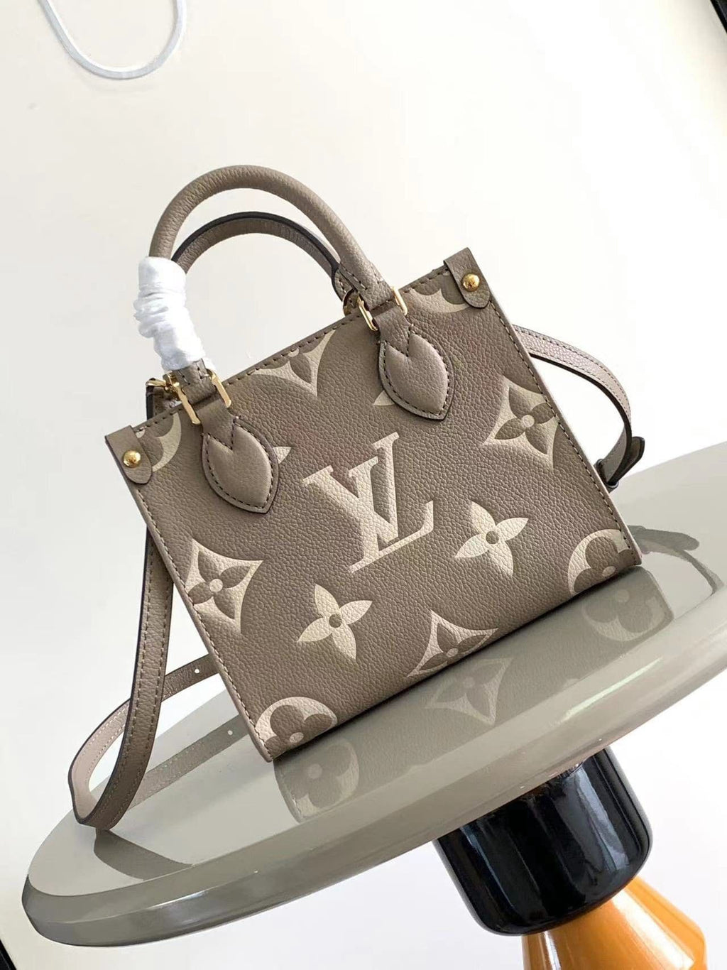 Louis Vuitton M47054 OnTheGo BB
