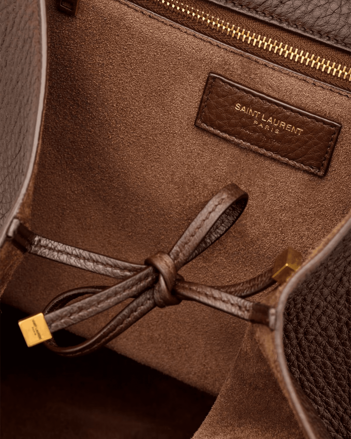 Saint Laurent LE 5 À 7 BEA in grained leather