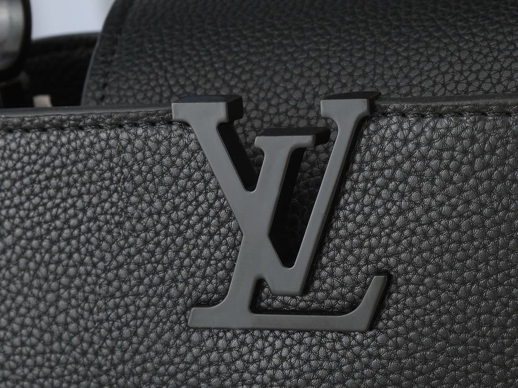 Louis Vuitton M23955 Capucines East-West Mini