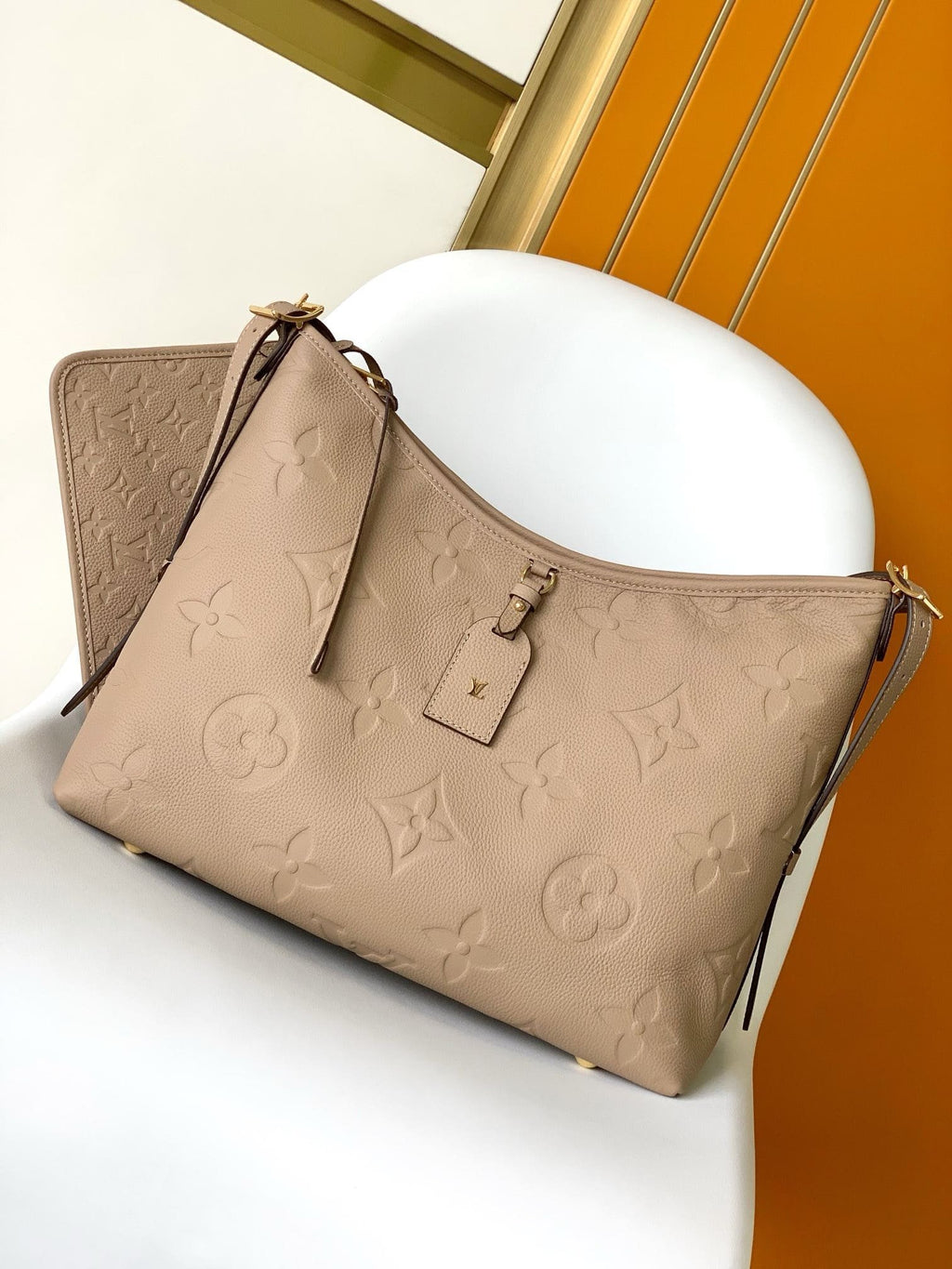 Louis Vuitton M46292 CarryAll MM