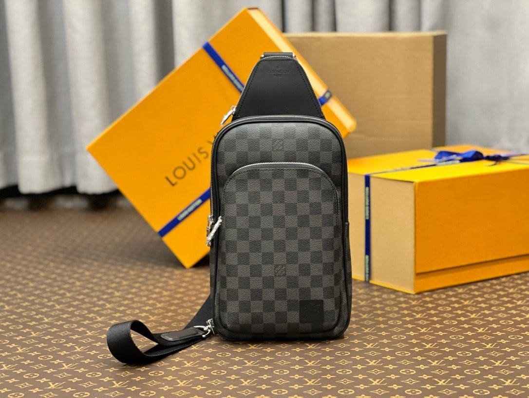 Louis Vuitton N45303 Avenue Slingbag NM