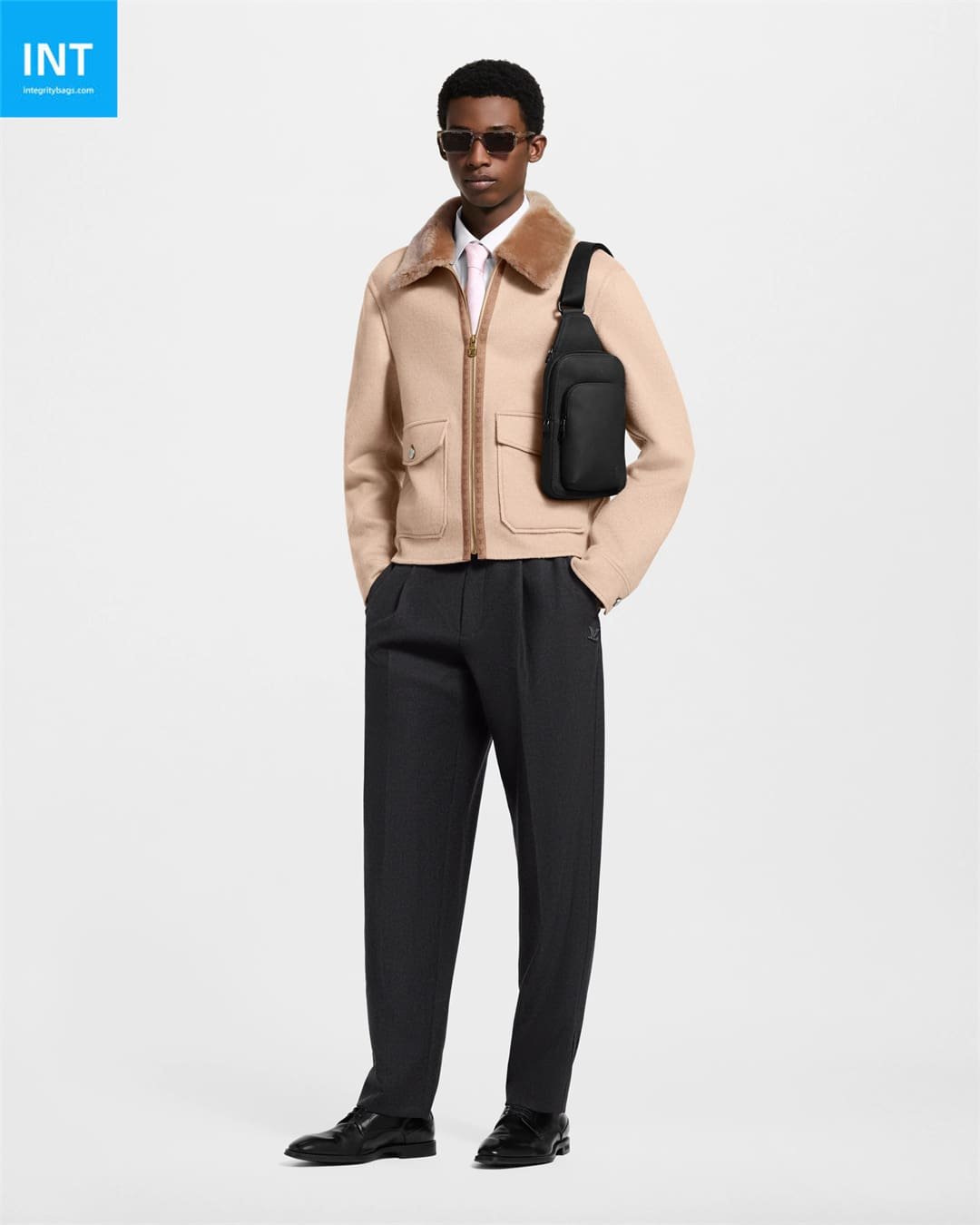 Louis Vuitton M15255 Avenue Slingbag PM