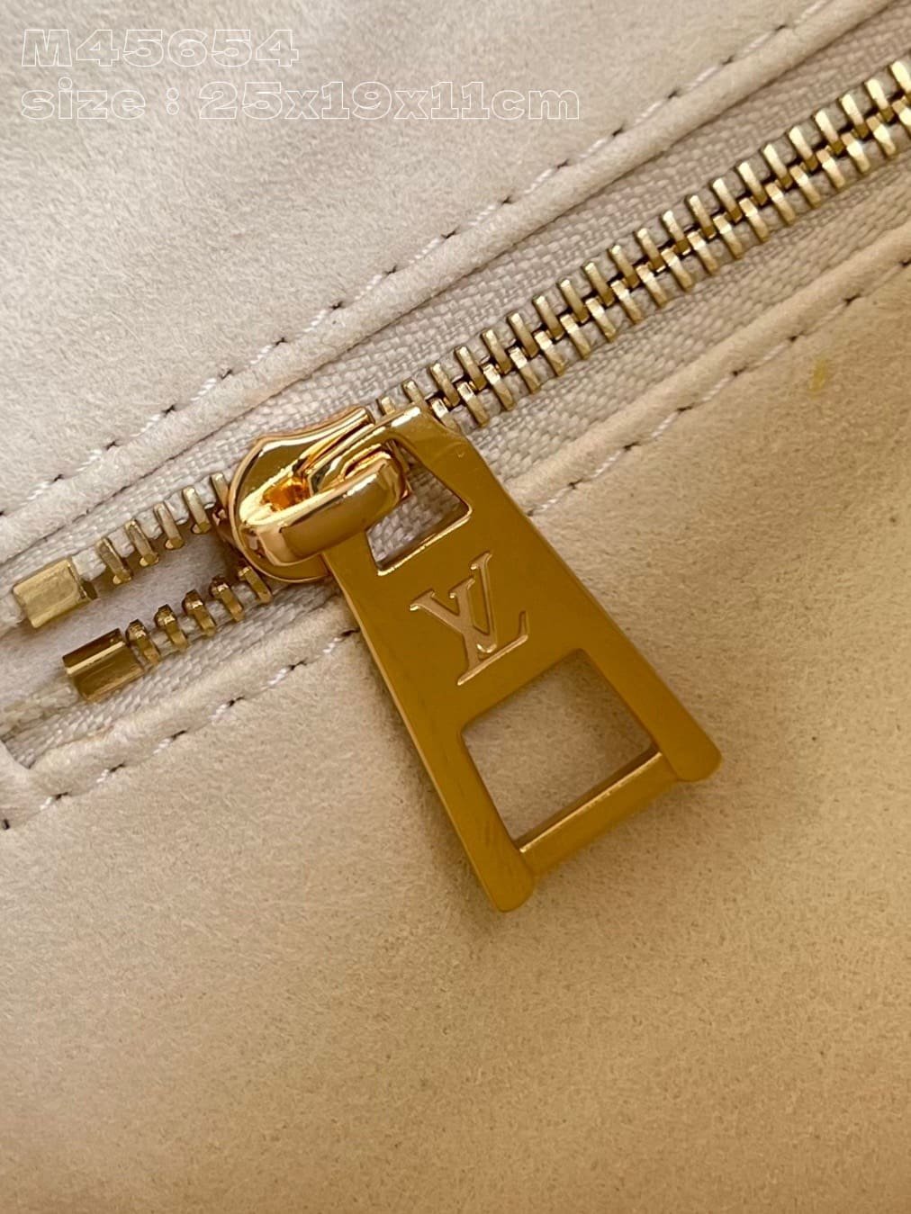 Louis Vuitton White Empreinte Onthego PM M45654