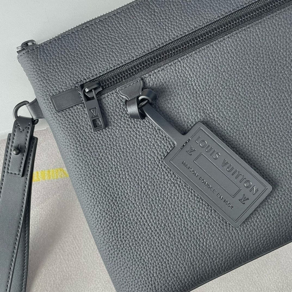 Louis Vuitton M69837 TAKEOFF Clutch