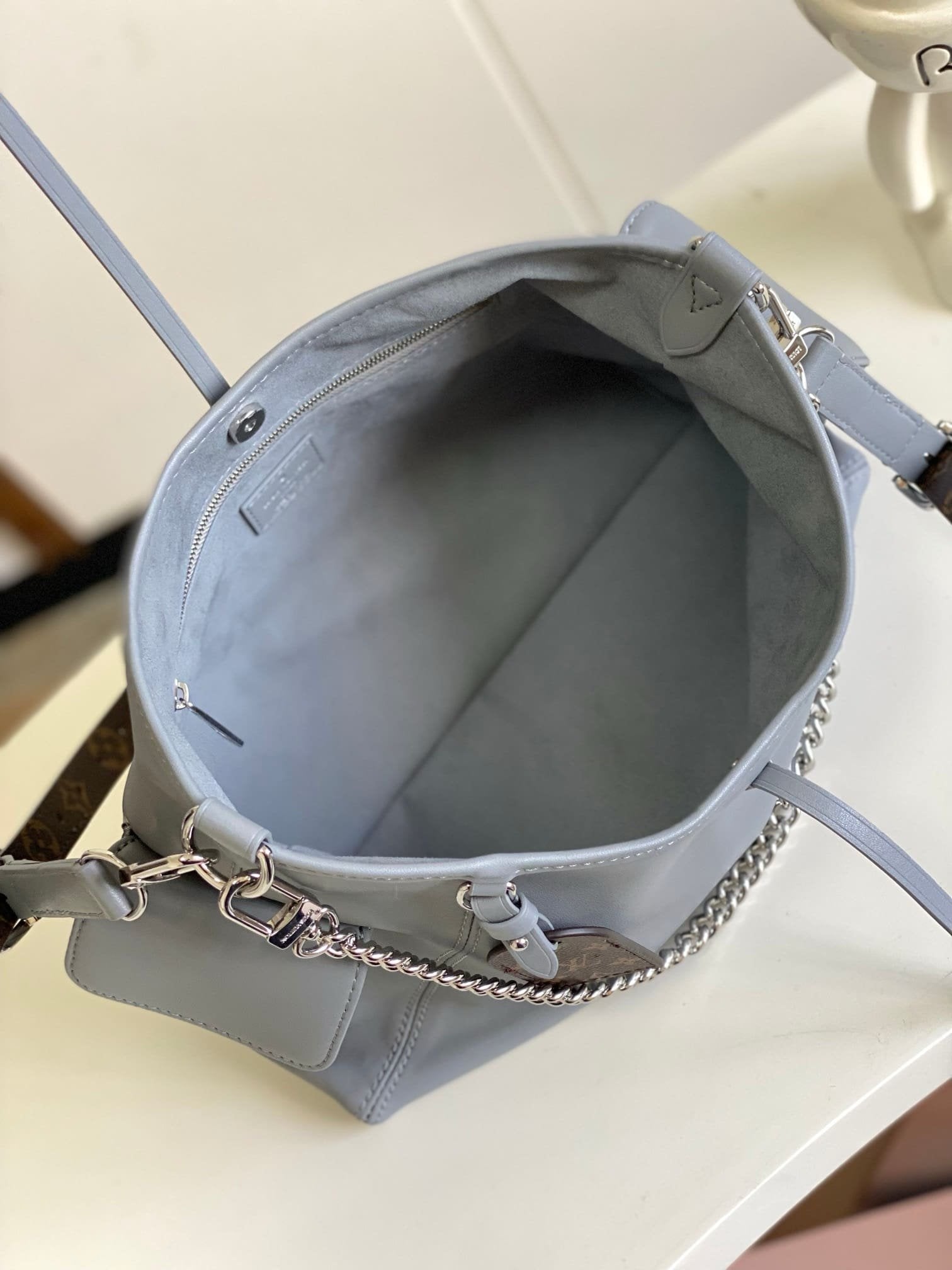 Louis Vuitton M12579 CarryAll Cargo PM