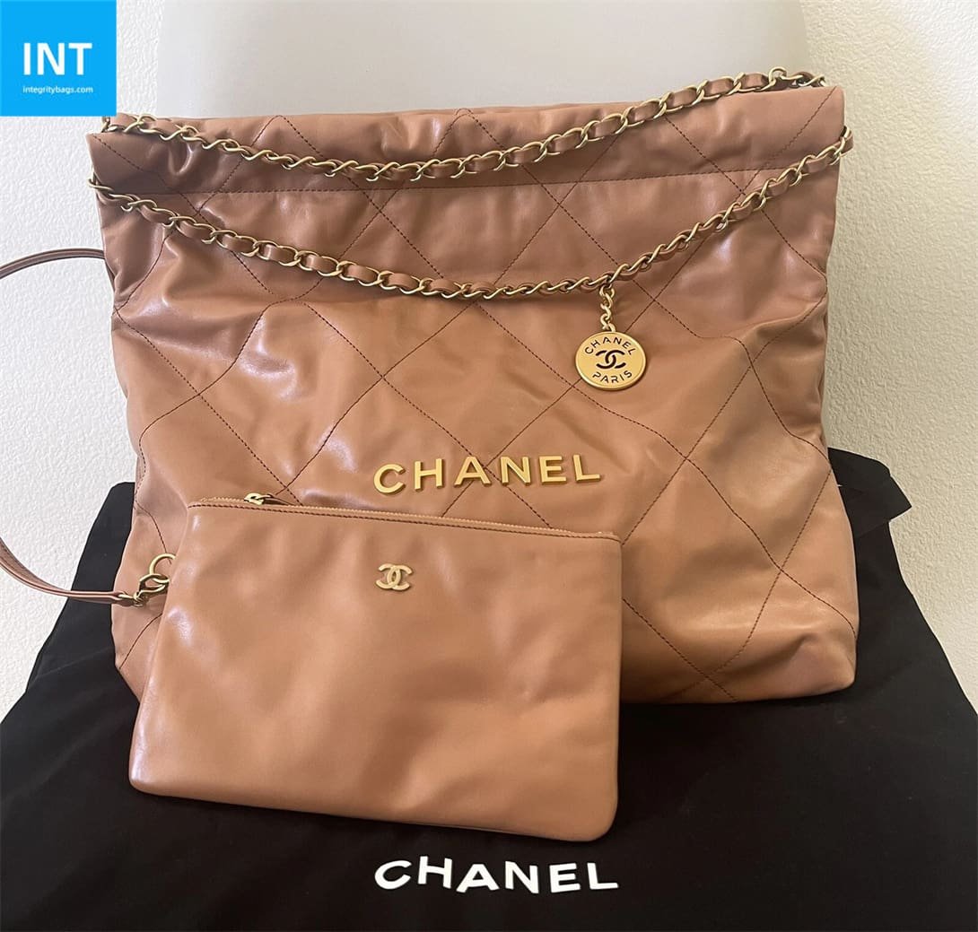 CHANEL 22 TOTE BAG