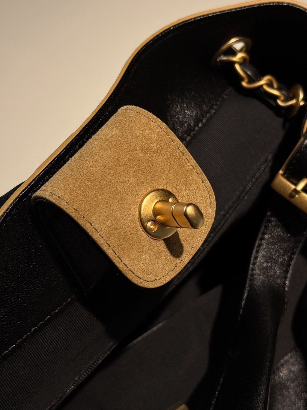 Chanel 25 Shopping Bag
